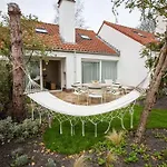 펜션 'a Little White House With A Tree By The Sea' With By Bloss *