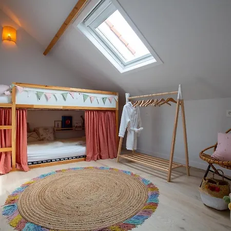 'a Little White House With A Tree By The Sea' With By Bloss 別荘 *